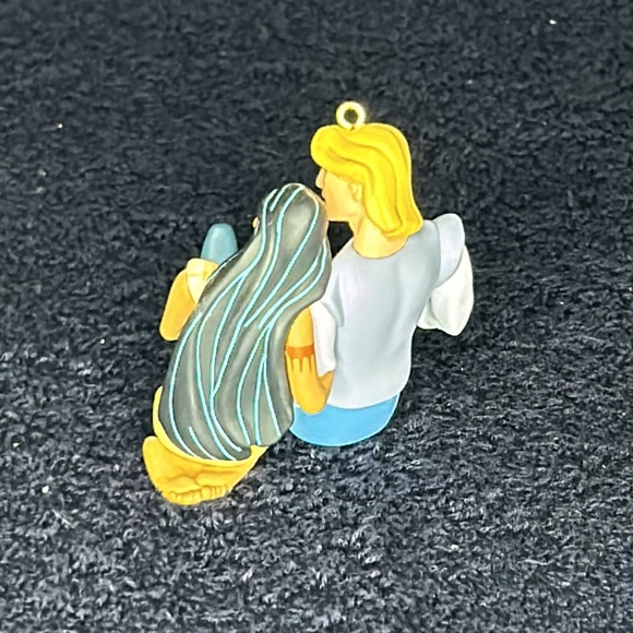 Disney’s “Pocahontas Collection” by Hallmark. 4 ornaments, complete nearly new - Picture 8 of 10